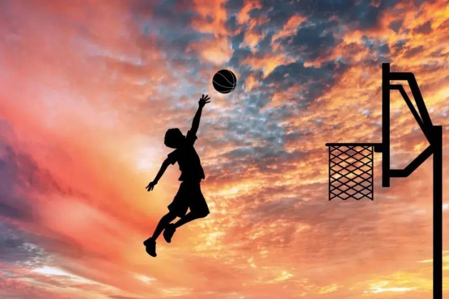 看球吧 从球探笔记到首发名单：一位NBA录像分析师的赛季日常